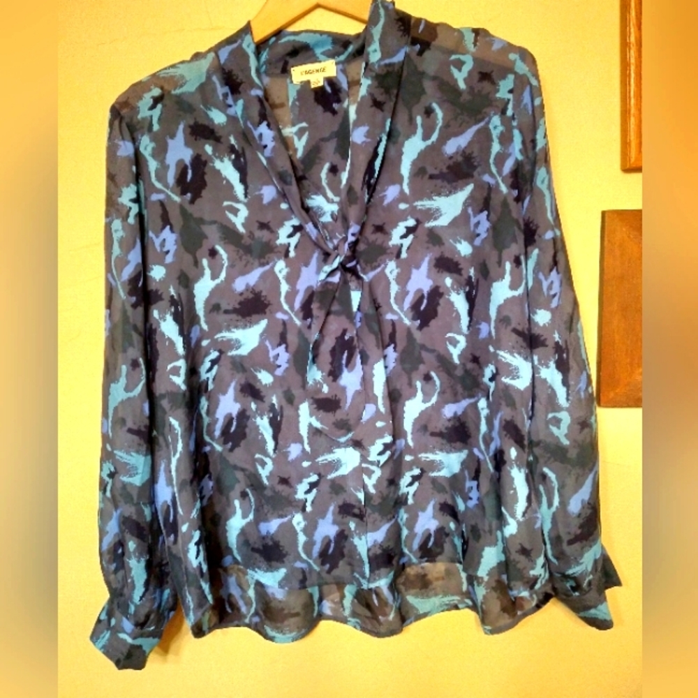 L'AGENCE Navy & Light Blue Printed Button-Down Blouse